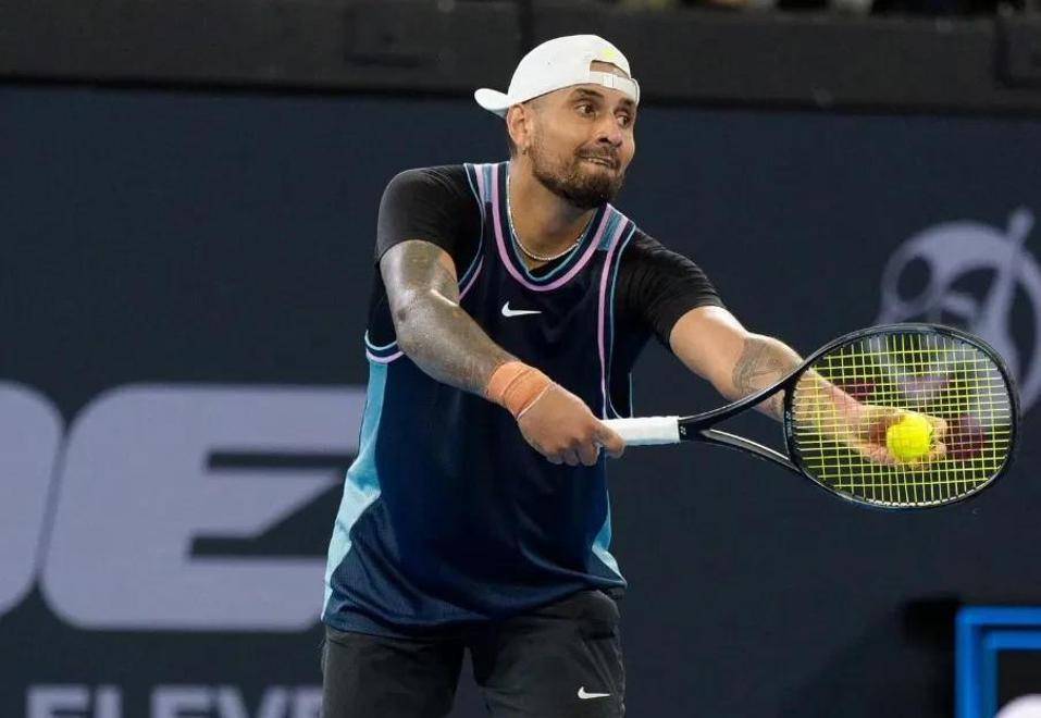 意大利网球队绝地反击日本网球队，克耶高斯送出助攻