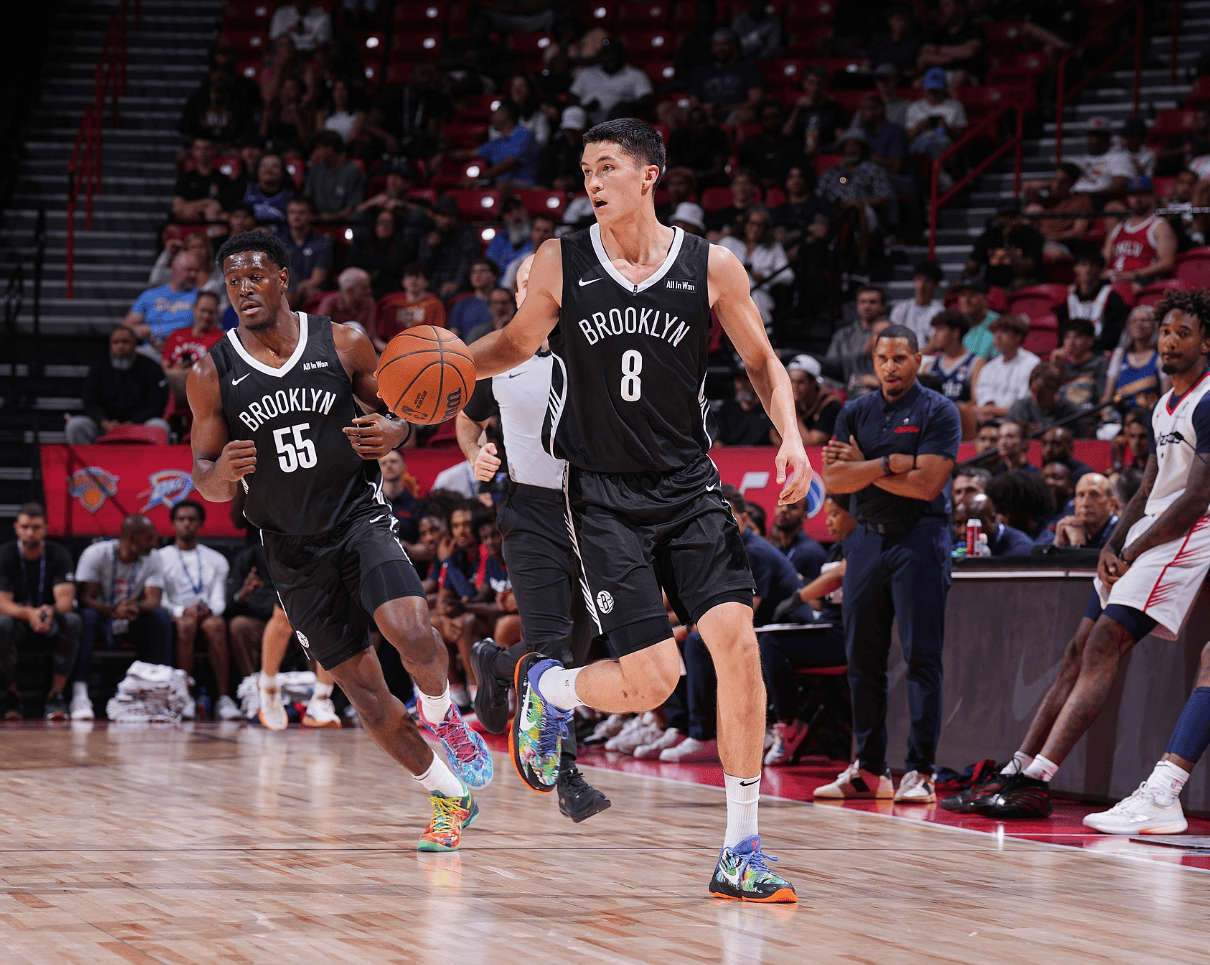 关于魔术血洗篮网，克莱爆发神勇的信息