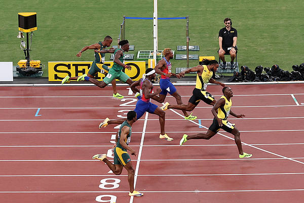 球星爆发！田径赛场再现神级操作