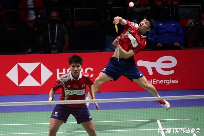 爱游戏在线-丹麦队轻取德国队，黄鸭组合扛起全队