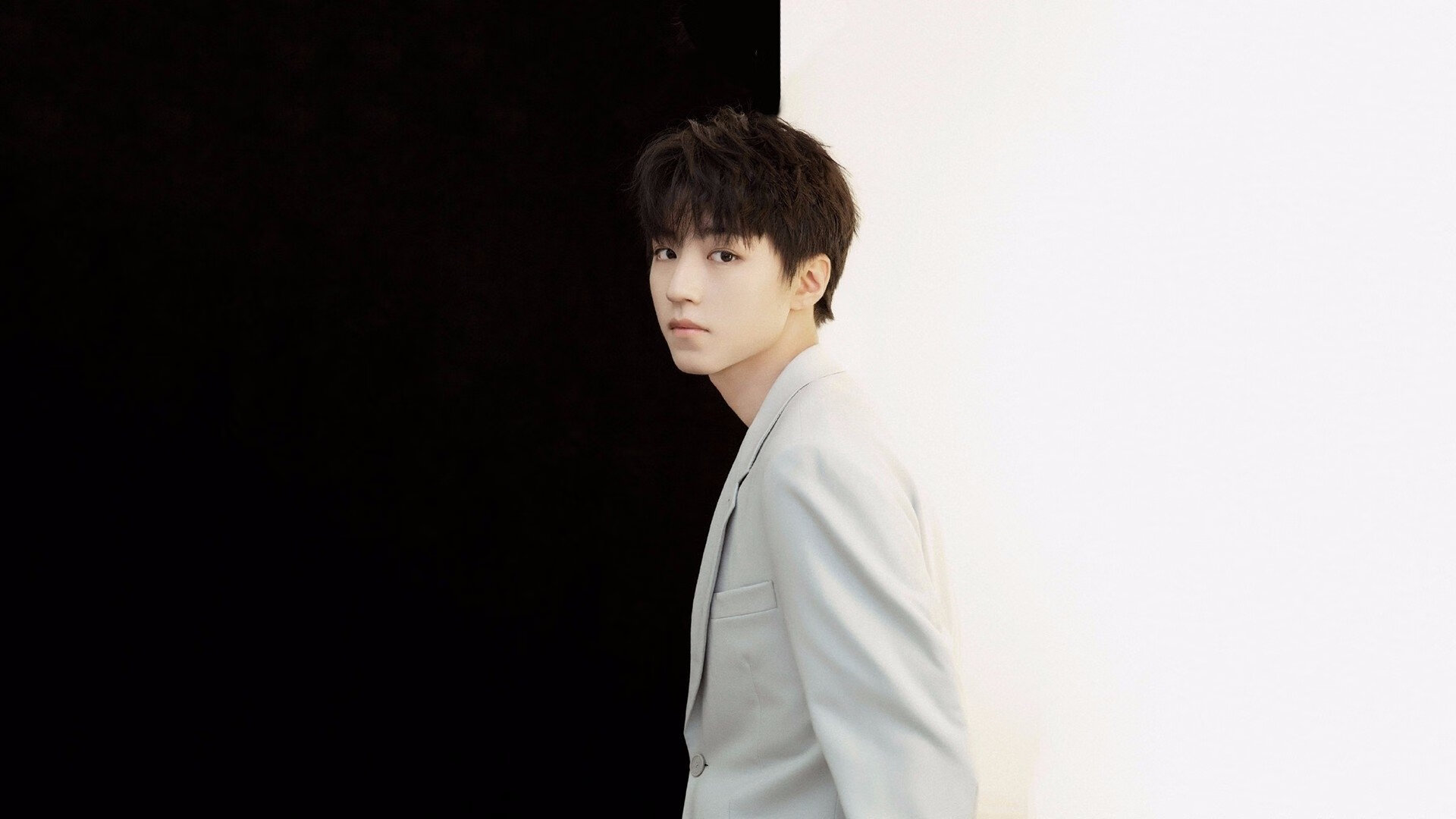 爱游戏体育-钢铁引擎！阿劳霍第四节关键连击率队挺进总决赛